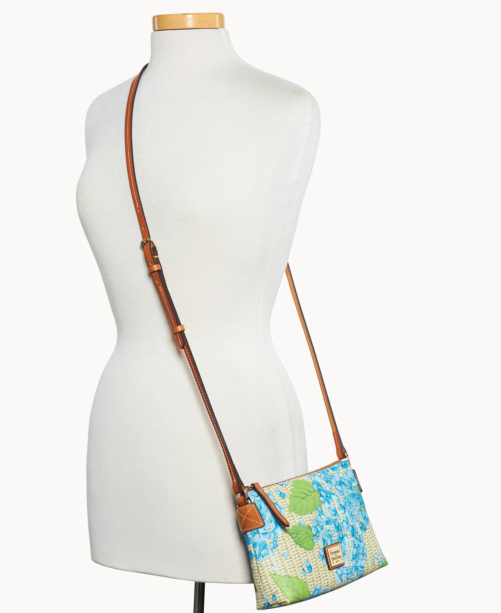 Hydrangea Basketweave Crossbody Pouchette - Image 12