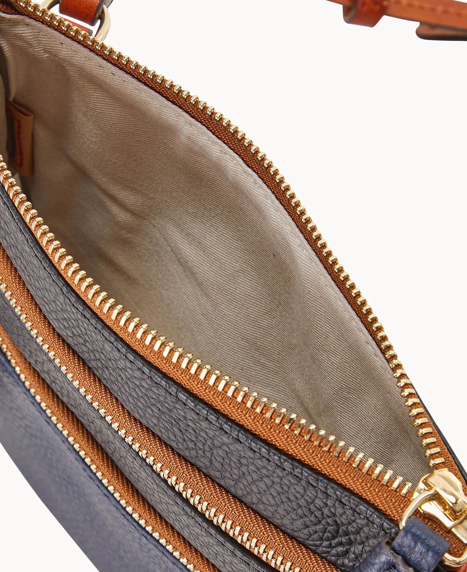 MLB Mariners Triple Zip Crossbody - Image 3