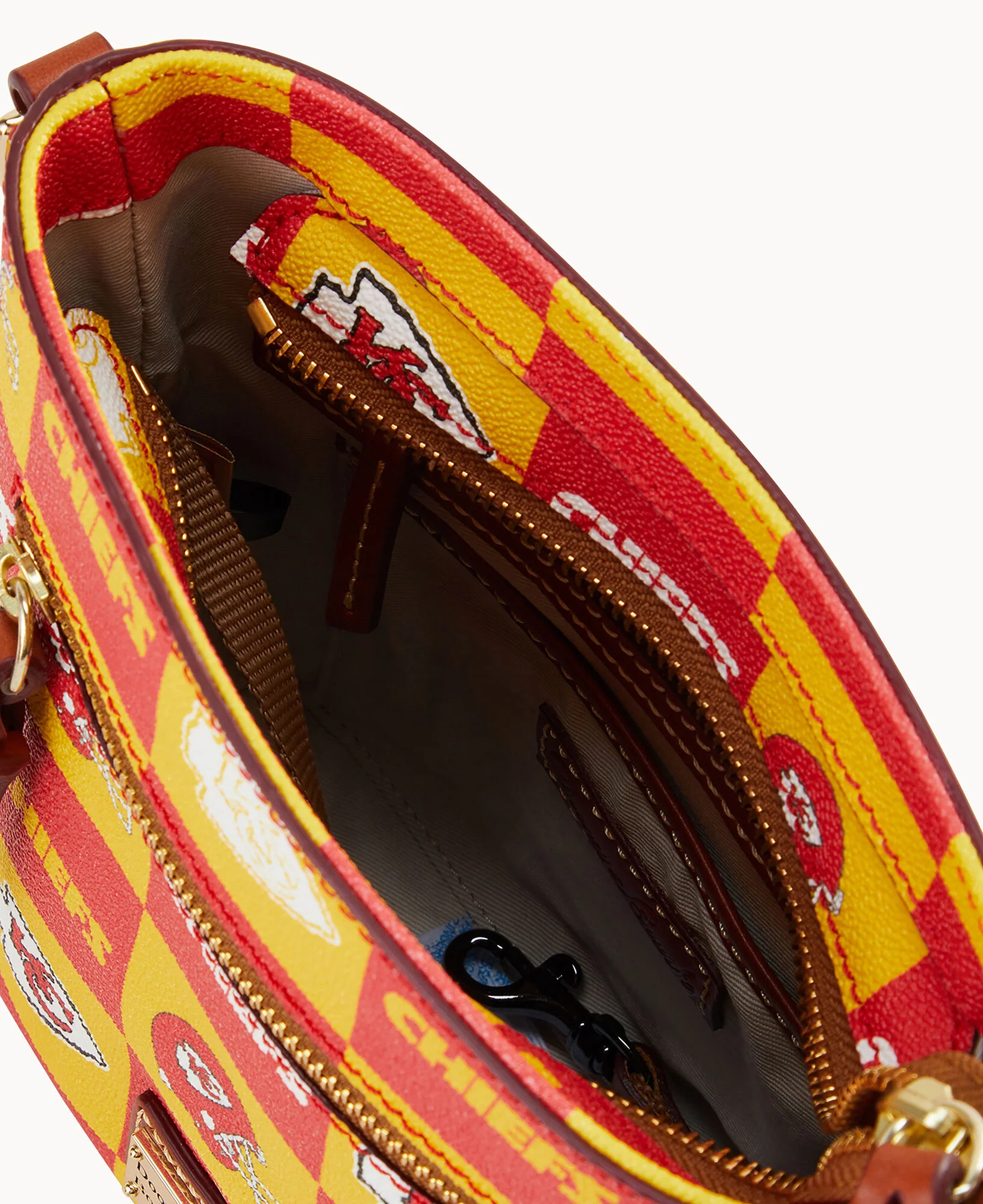 NFL Chiefs Small Zip Crossbody - Image 3