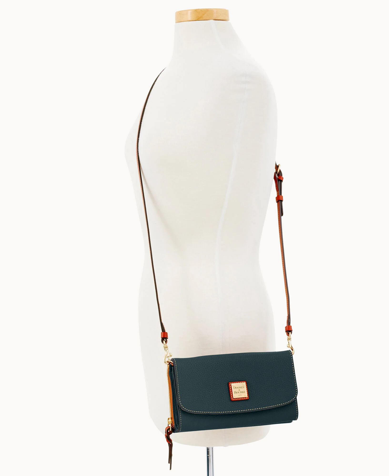 Pebble Grain Clutch Wallet - Image 39