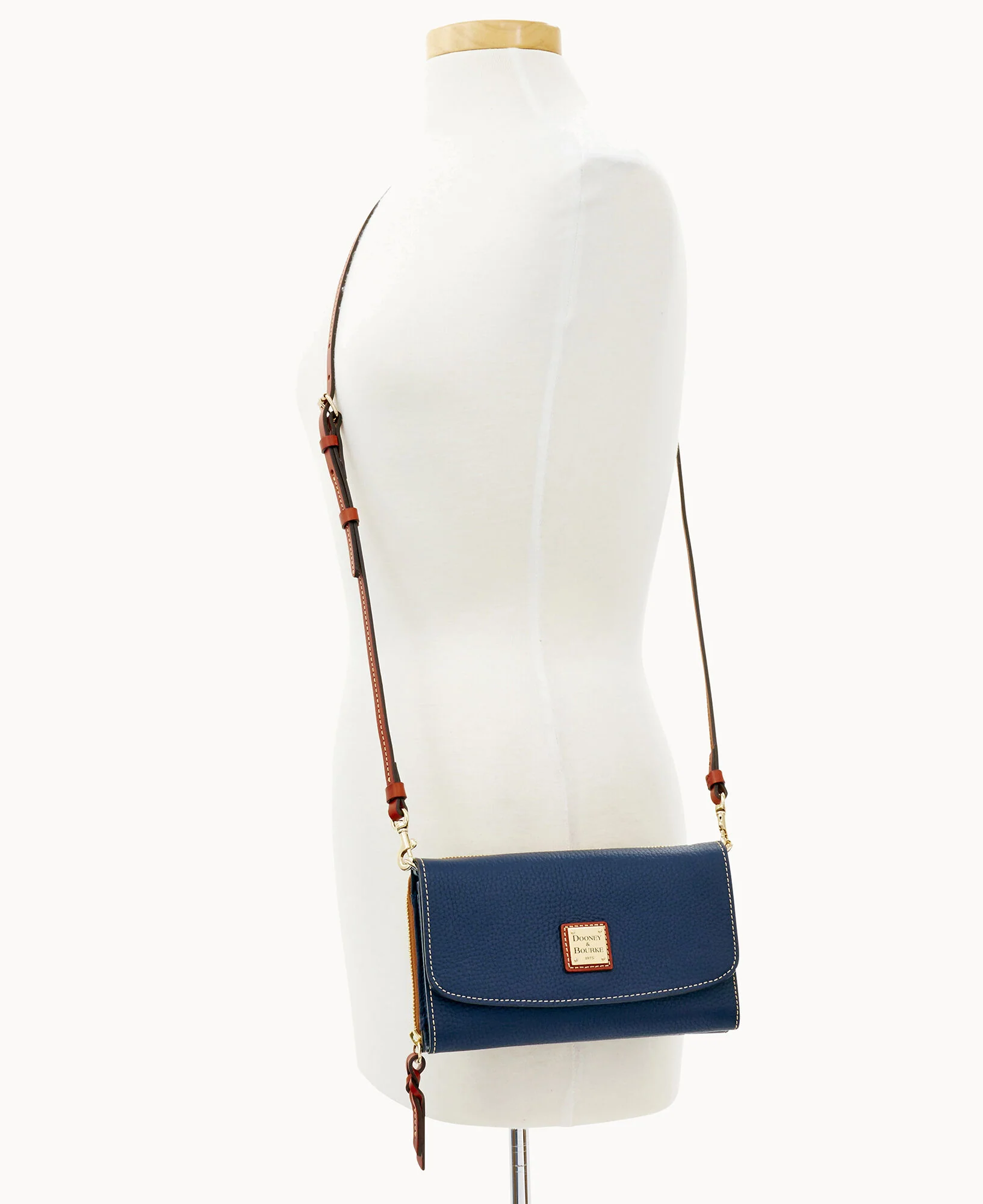 Pebble Grain Clutch Wallet - Image 44