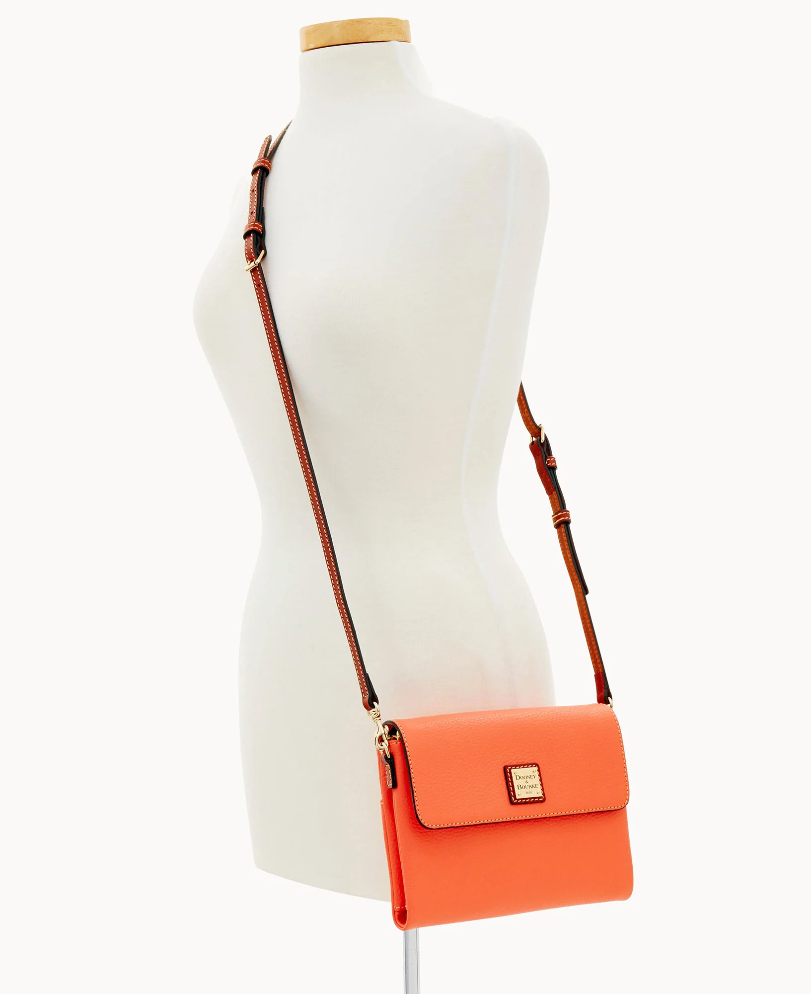 Pebble Grain Hunter Crossbody - Image 40