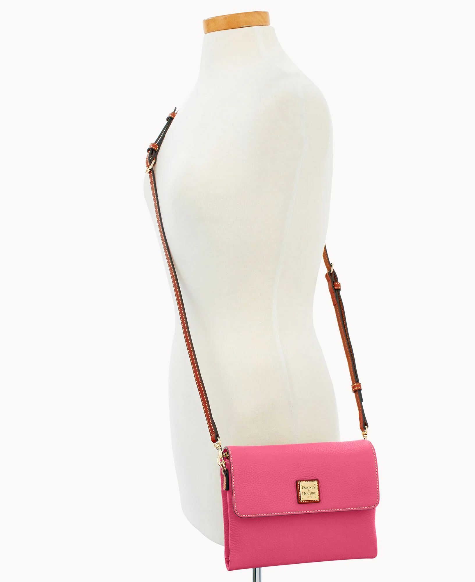 Pebble Grain Hunter Crossbody - Image 45