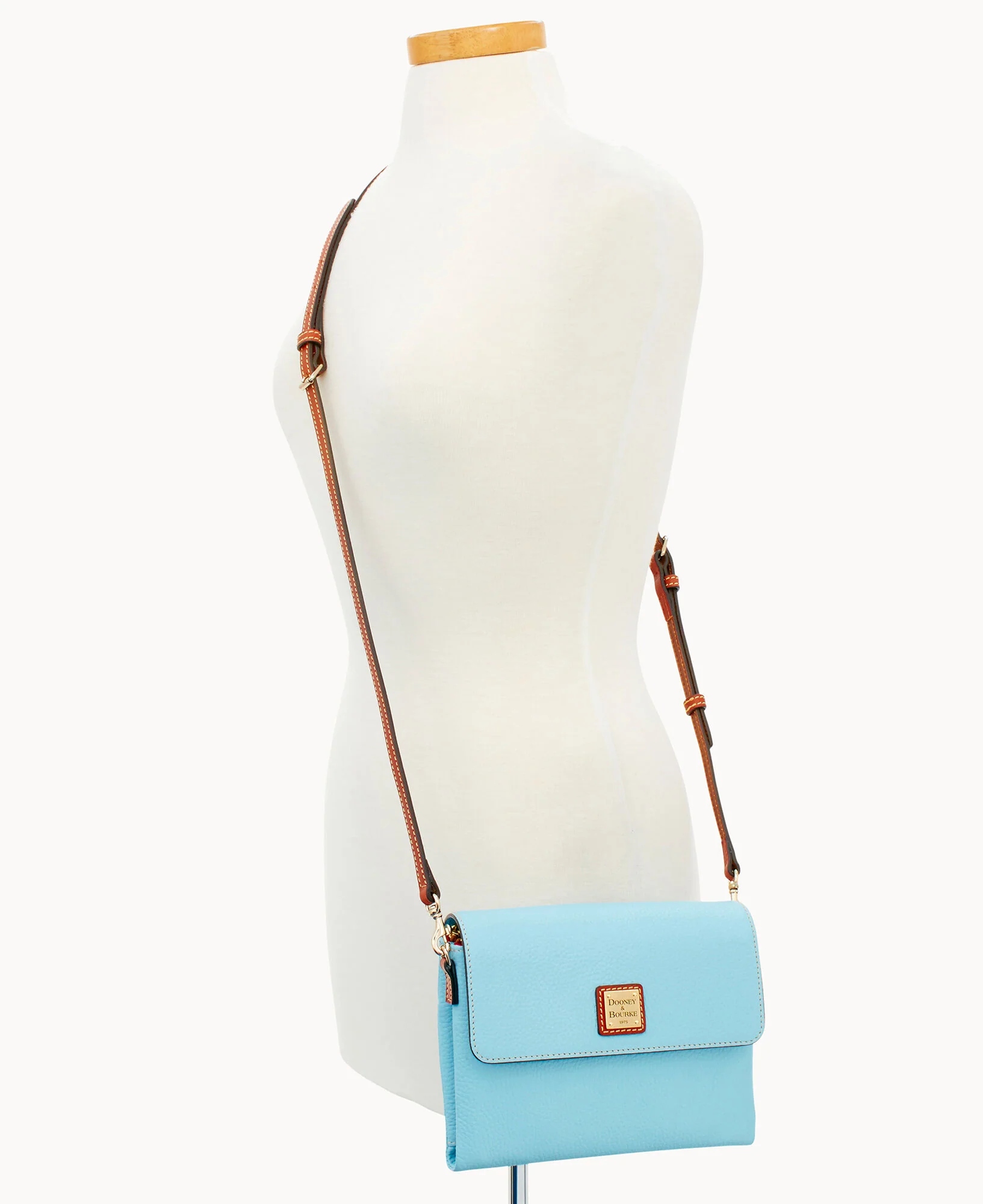 Pebble Grain Hunter Crossbody - Image 70