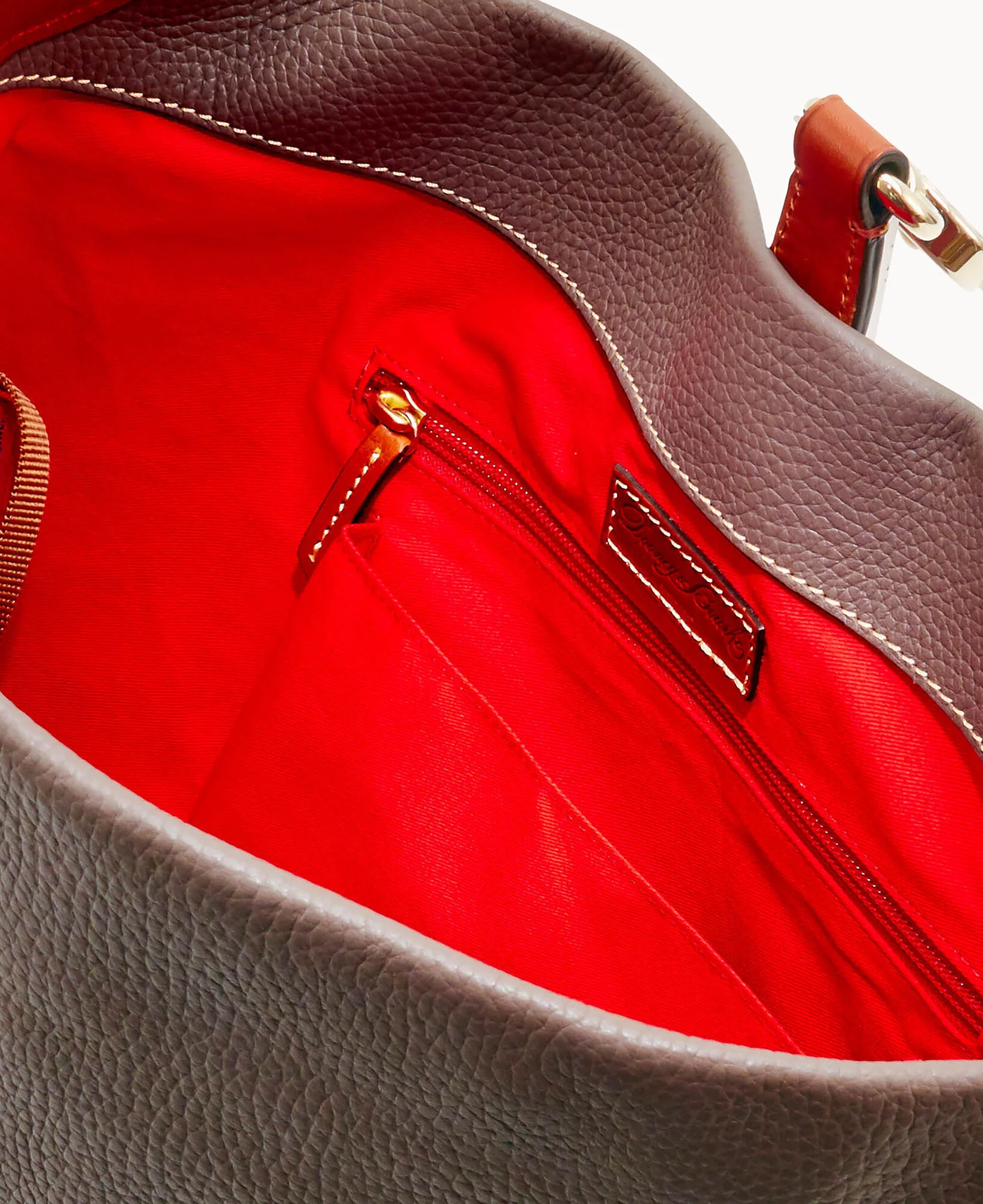Pebble Grain Logo Lock Shoulder Bag - Image 31