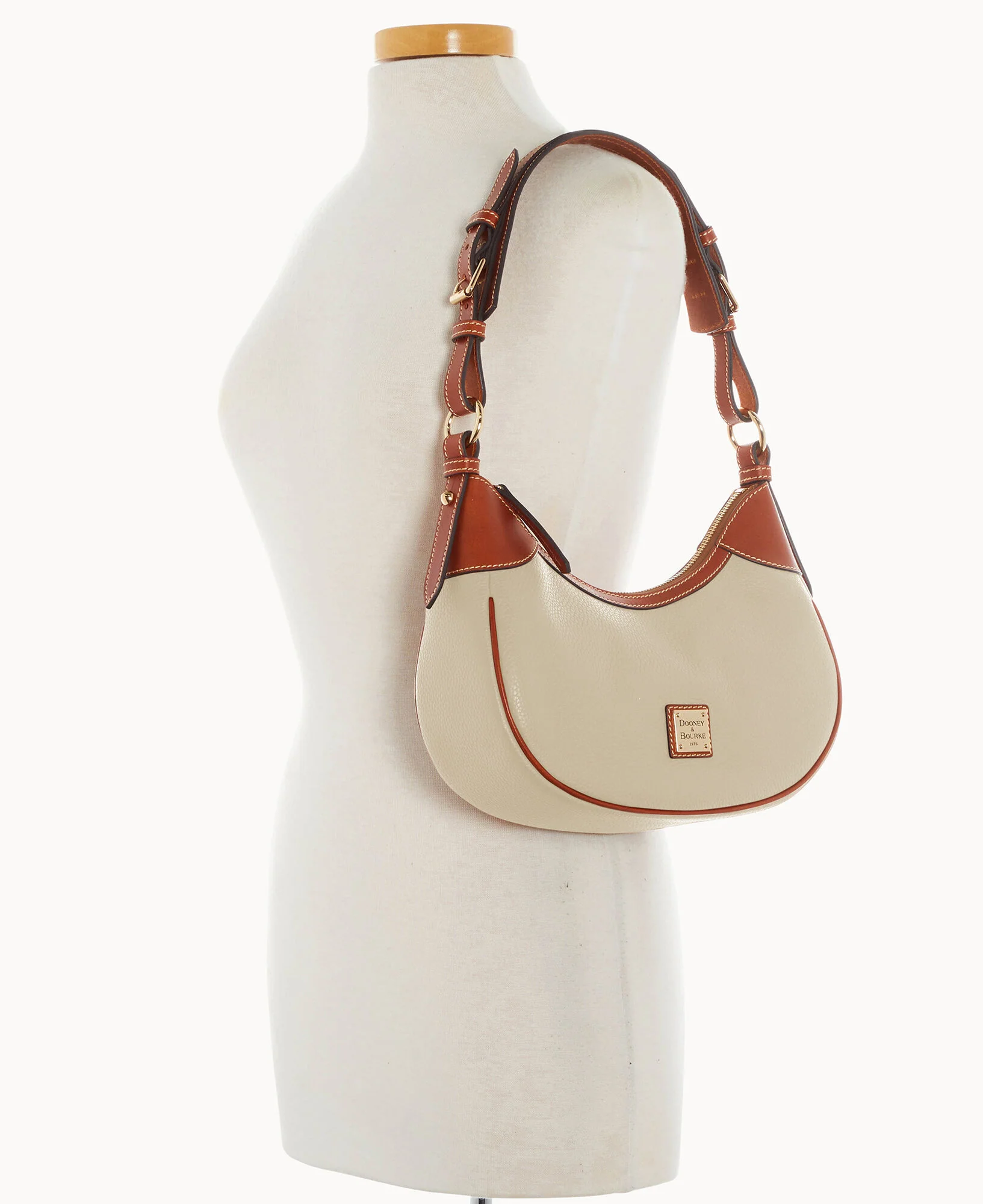 Pebble Grain Small Hobo - Image 20