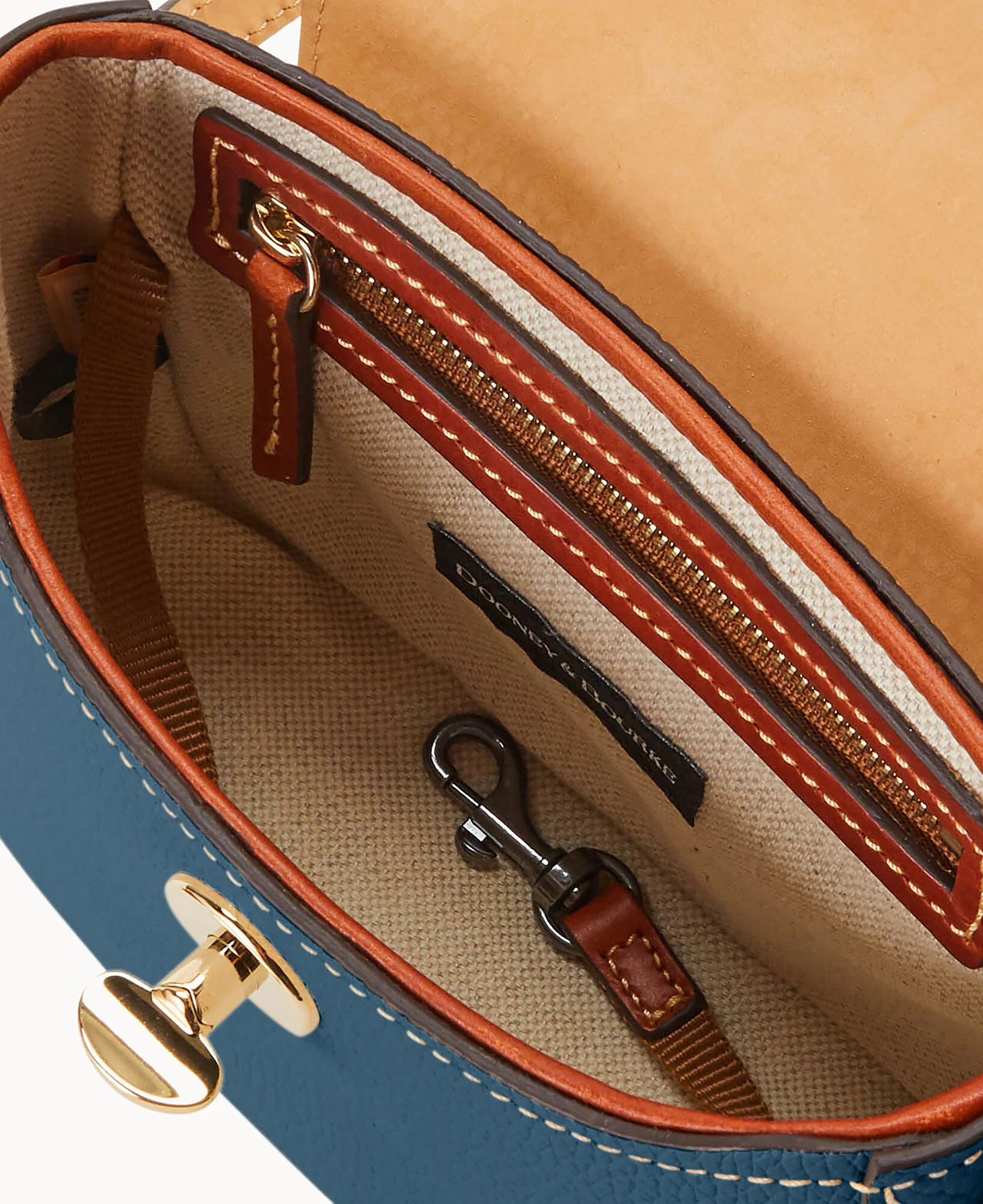 Pebble Turnlock Flap Saddle - Image 57