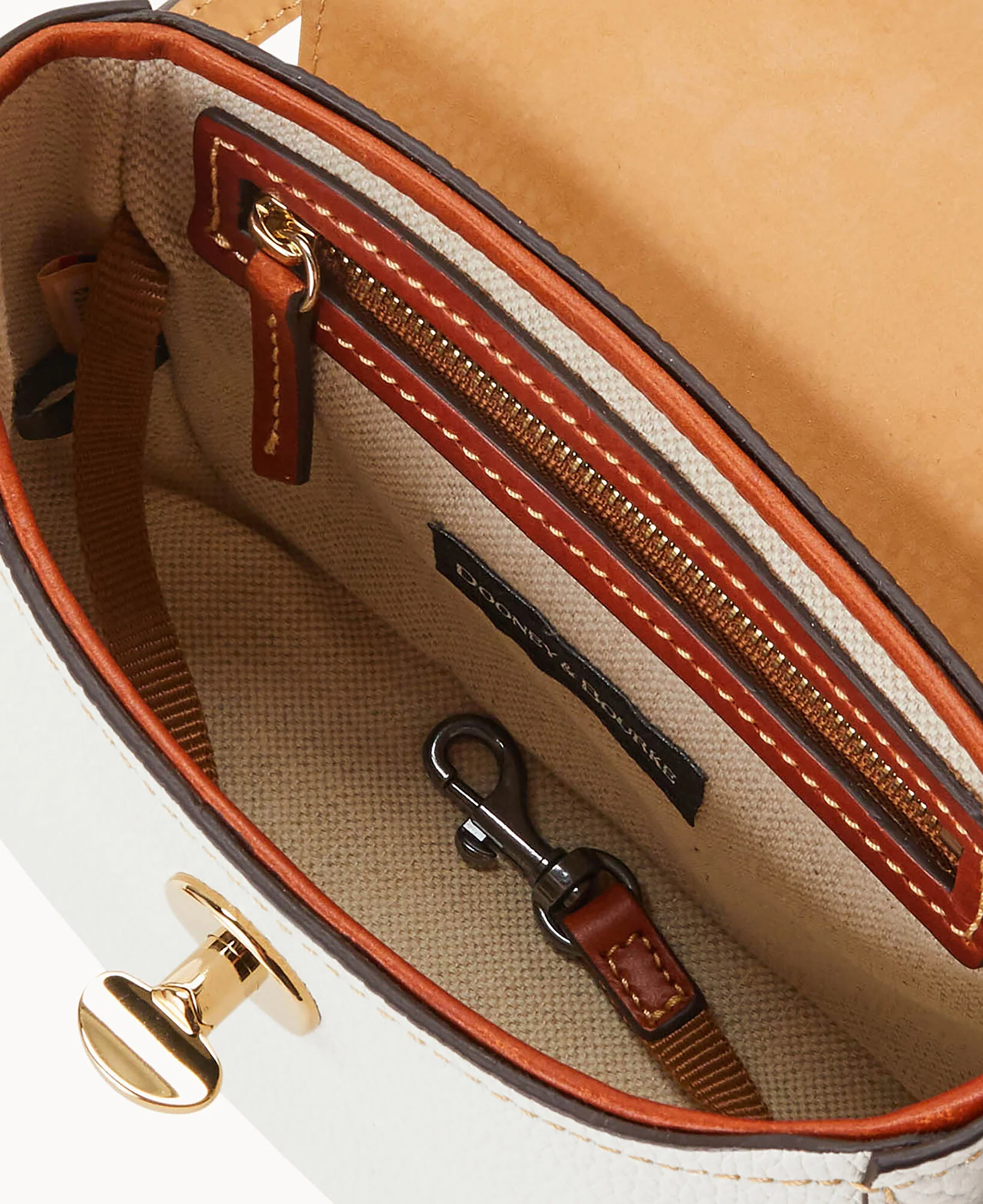 Pebble Turnlock Flap Saddle - Image 72