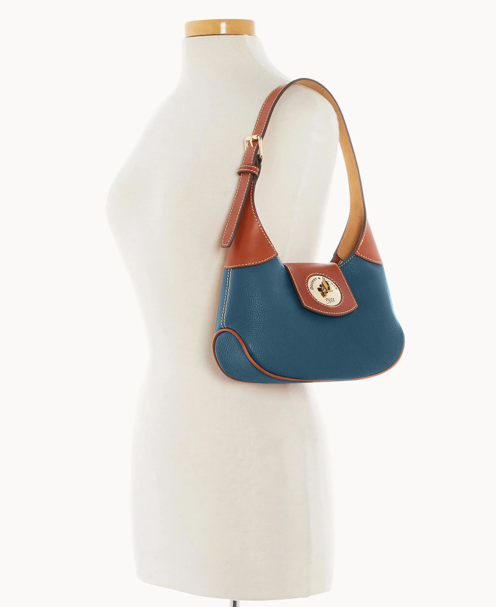 Pebble Turnlock Hobo 26 - Image 55