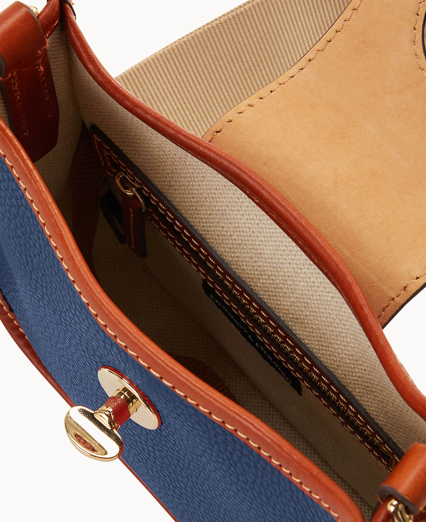 Pebble Turnlock Messenger 20 - Image 18