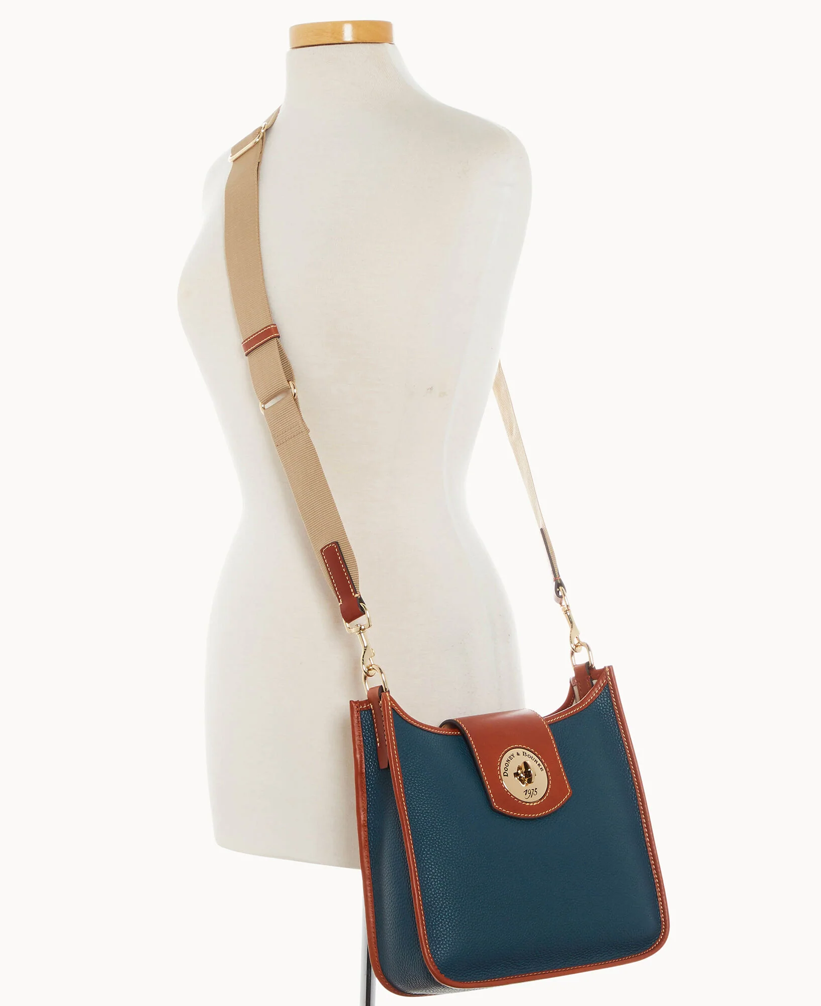 Pebble Turnlock Messenger 28 - Image 60